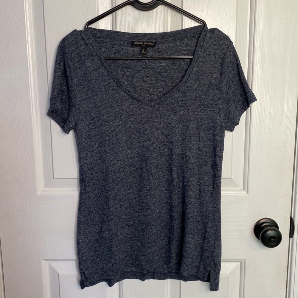 Banana Republic Linen Short Sleeve V-Neck Tee